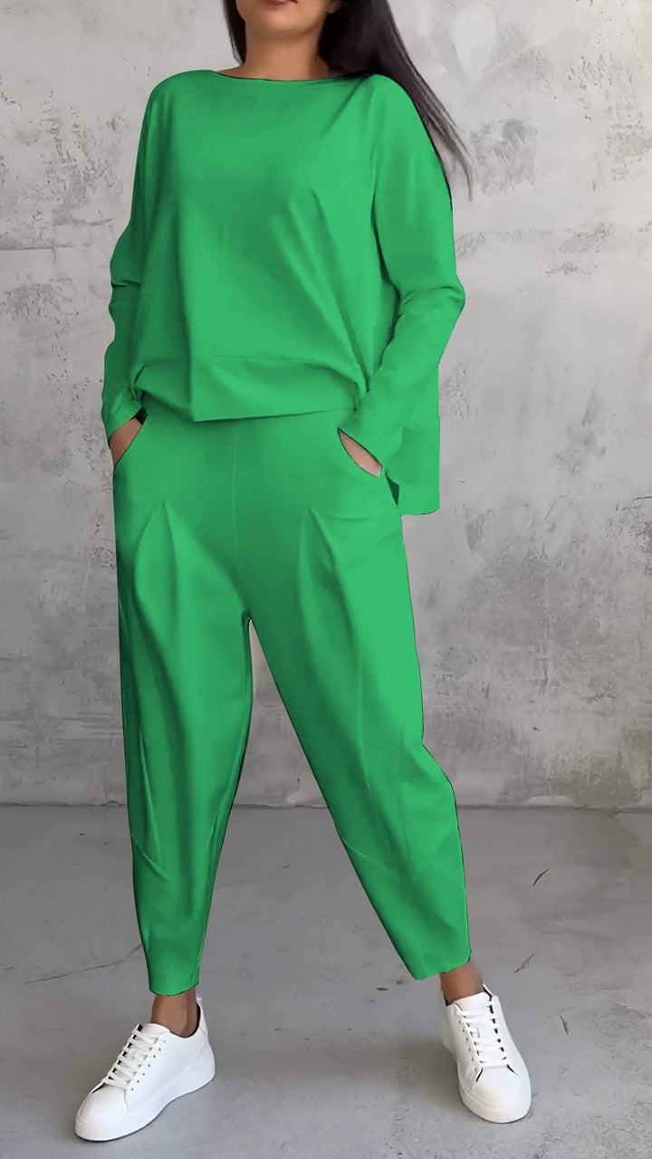 Patricia - Leisure suit with round neckline and long sleeves