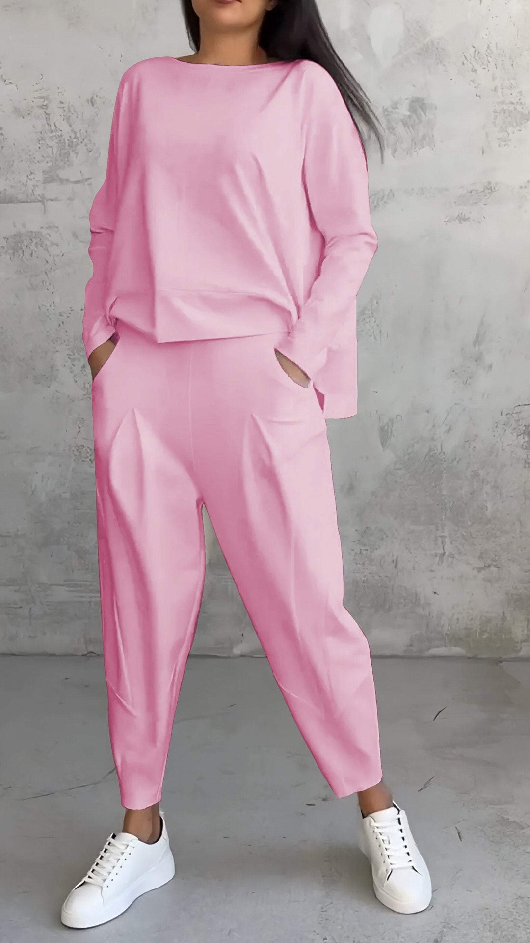 Patricia - Leisure suit with round neckline and long sleeves